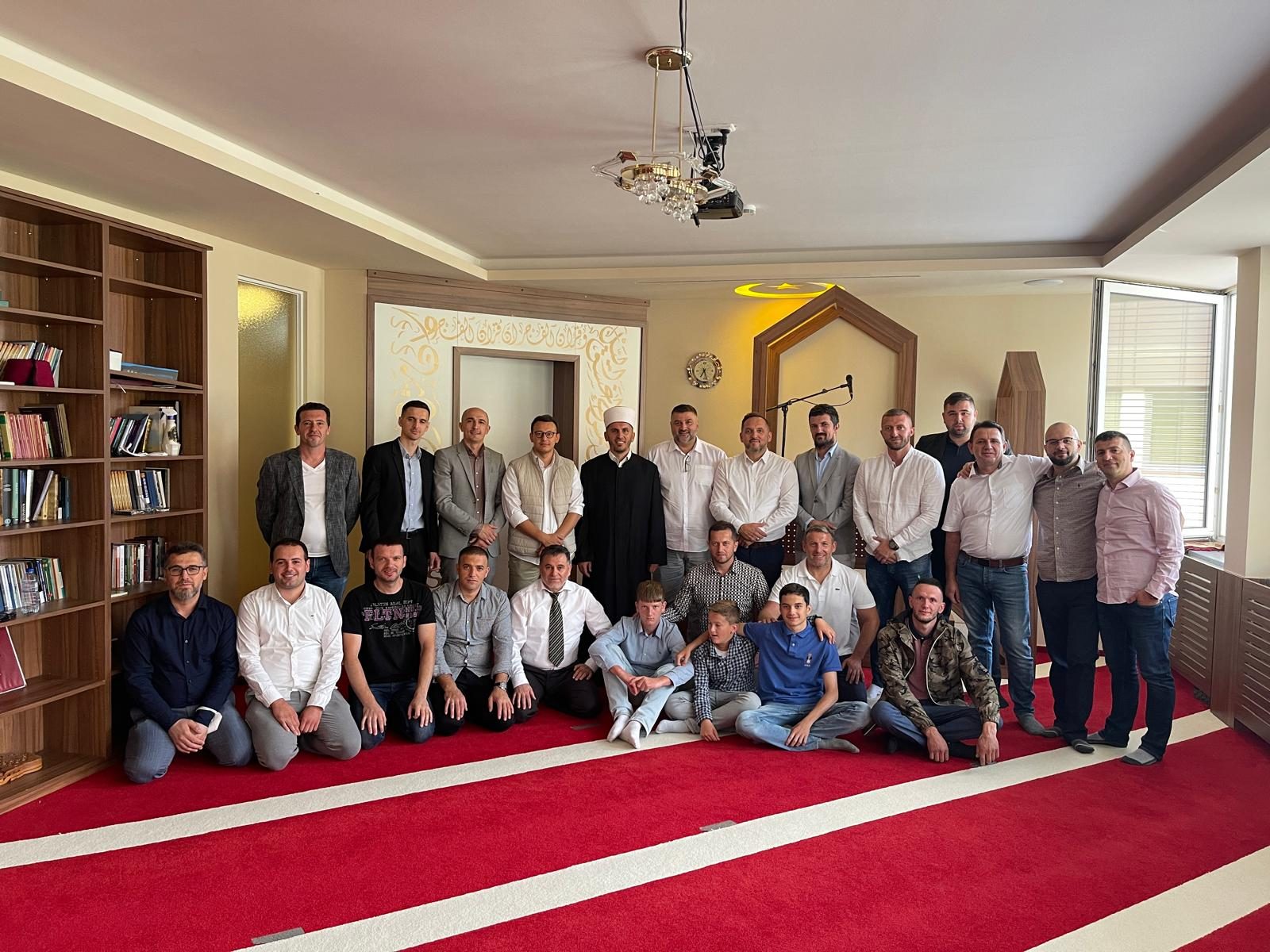 Bajram-namaz u starim prostorijama džemata